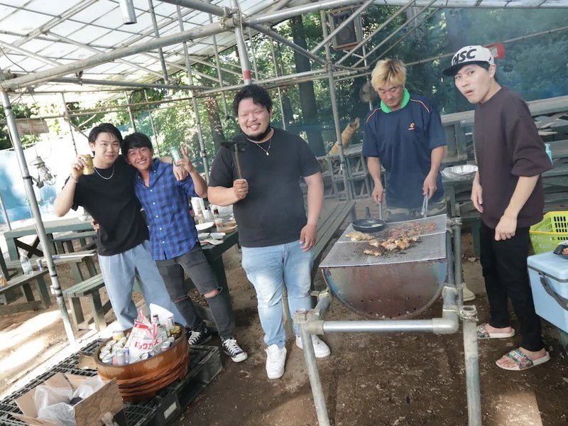 屋根付きのBBQエリア
